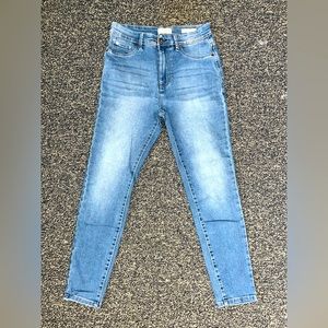 Stretchy skinny jeans